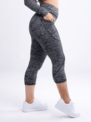 Mid-Rise Capri Fitness Leggings with Side Pockets
