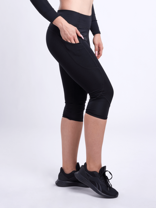 Mid-Rise Capri Fitness Leggings with Side Pockets